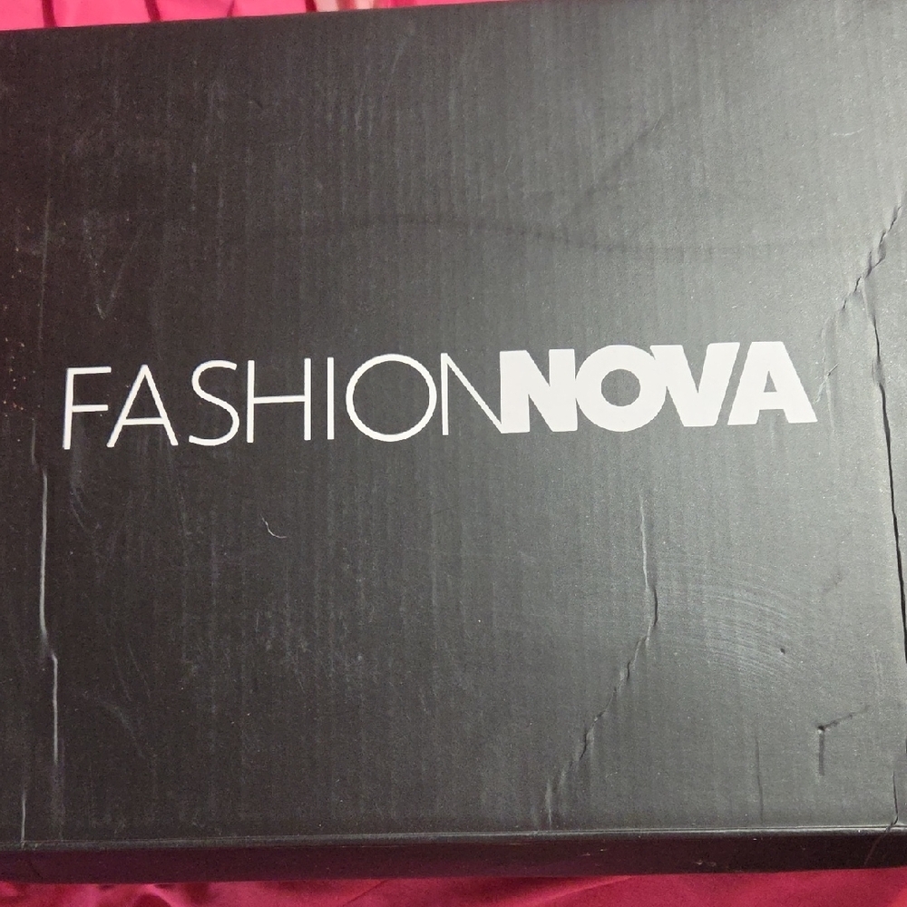 Barbiecore Hot Pink Patent Leather Platform Pumps From Fashion Nova - Picture 5 of 8